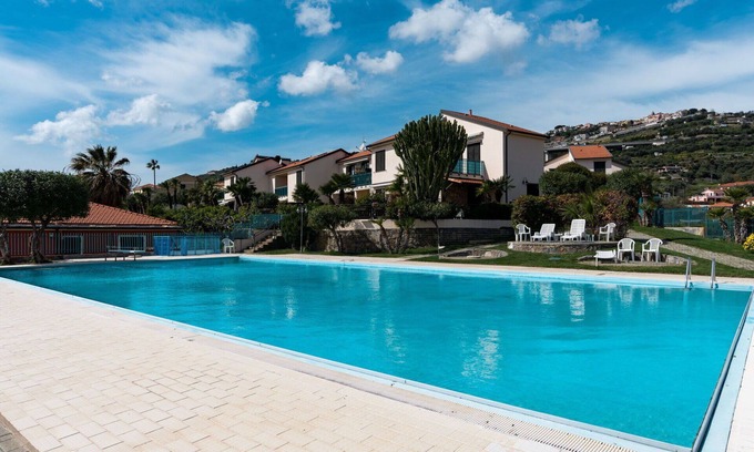 Lavina Apartment | Lovely apartment for 4 people with pool, WIFI, TV, terrace and pets allowed