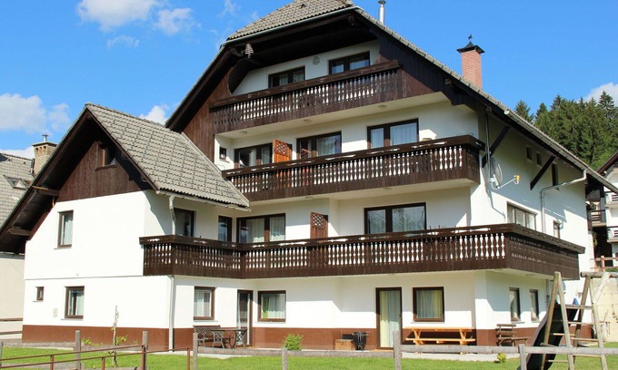 Ravne v Bohinju Apartment | Lovely apartment for 3 guests with WIFI, TV, pets allowed and panoramic view