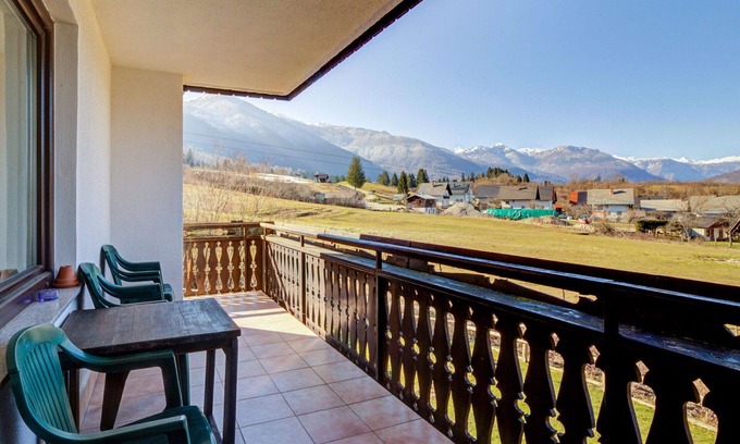 Bohinjska Bistrica Apartment | Lovely apartment for 5 guests with WIFI, TV, balcony, pets allowed and panoramic view