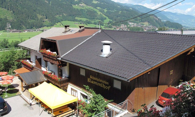 Distelberg Villa | Lovely apartment in villa for 7 guests with WIFI, TV and terrace