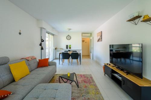 Riou - Petit Juas - Av de Grasse Apartment | Lovely cosy nest close to the centre of Cannes