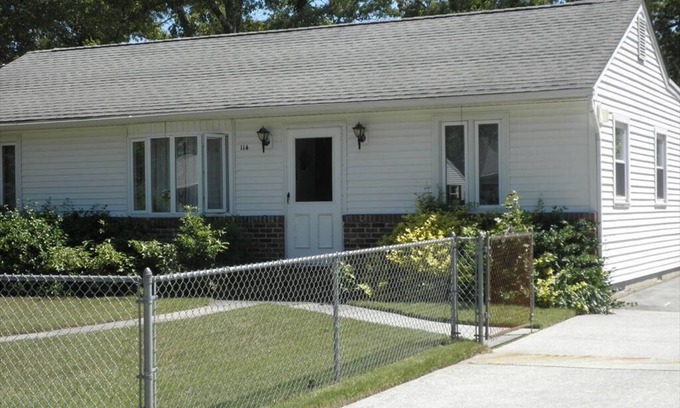 Town Bank House | Lovely Family Ranch Home 2 blocks from the Bay & Spectacular Sunsets