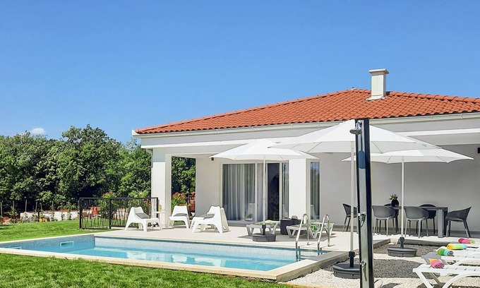 Nedescina House | Lovely home in Nedescina with WiFi