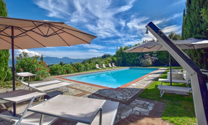 Lucca House | Lovely home in Santo Stefano with WiFi