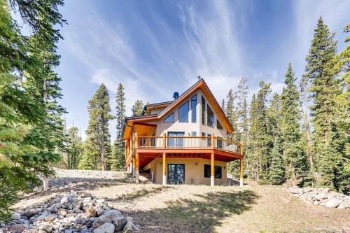 Valley of the Sun House | Lovely Home with Great Views and Private Hot Tub - Porcupine Slopes