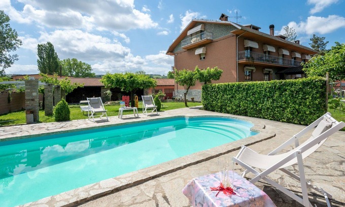 Castagnole delle Lanze Apartment | Lovely apartment for 4 people with A/C, WIFI, pool, TV and patio