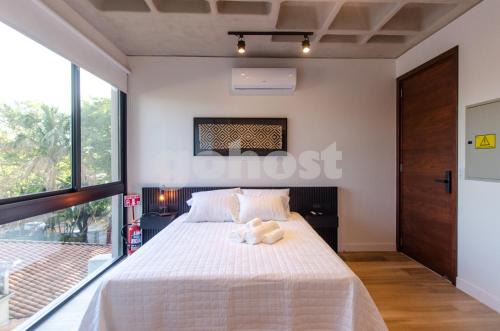 Asuncion Apartment | Lovely Loft Blocks From Shopping Mcal Lopez