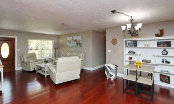 Egypt Lake-Leto House | Lovely & Spacious heated Pool home, Heart of Tampa Bay!