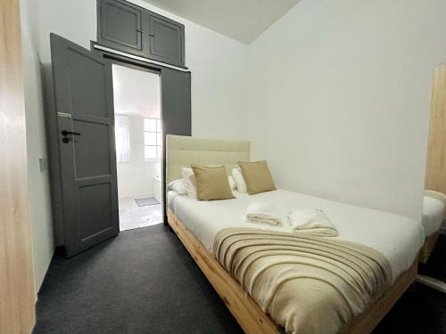 Lisbon Old Town House | Low Cost Arroios Rooms