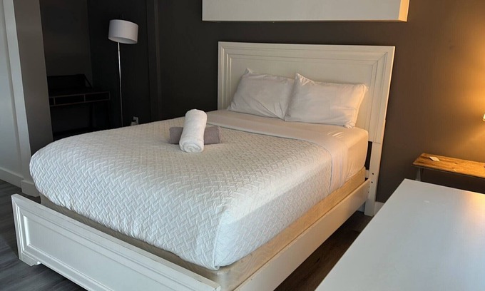 Wynwood Art District Condo | ✨Lower Wyn. Beautiful, chick, swanky in Wynwood