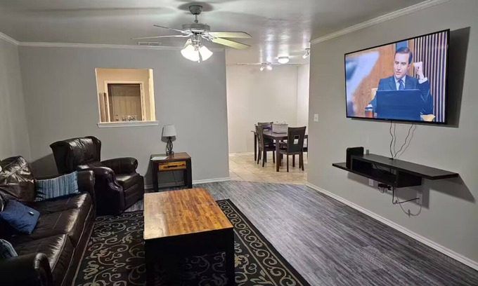 North by Northwest Apartment | Lubbock's Home Away From Home 3BR/3BA/2car