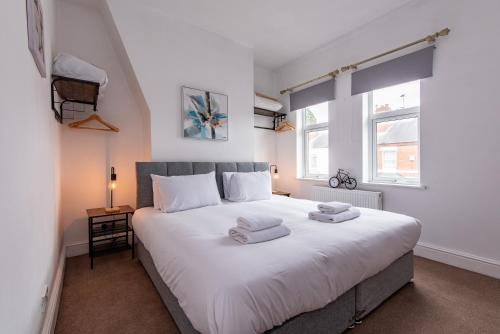 Walsall Apartment | Lumley House - Delightful 2BR Terraced House near Birmingham