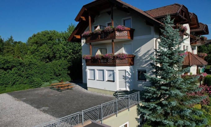 Drobollach am Faakersee Bed & Breakfast | Lupinienweg - Fewo Nr.4 - Ferienwohnungen Petschnig
