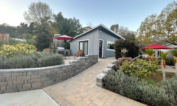 Mount Helix House | Lush GuestHouse in Serene Mount Helix