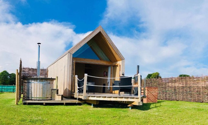 Brightlingsea House | Lushna 1 Mezzanine at Lee Wick Farm Cottages & Glamping