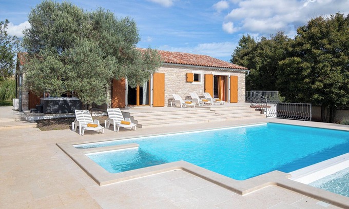 Pazin Villa | LUX CASA HISTRIA I - with heated swimming pool & jacuzzi