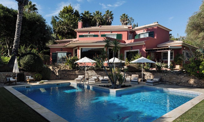 Almoinha Villa | LUX Sesimbra Villa w/Breakfast Pool Tennis BBQ Lavish Gardens