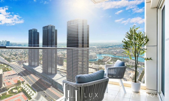 Jumeirah Lake Towers Apartment | LUX The Bonnington JLT Suite