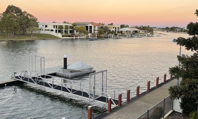 Parrearra Apartment | Lux waterfront apartment close to Mooloolaba & beach