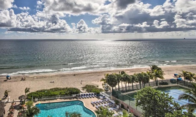 Galt Mile Apartment | Luxe Waterfront Ft Lauderdale Condo with Beach, Pool apts