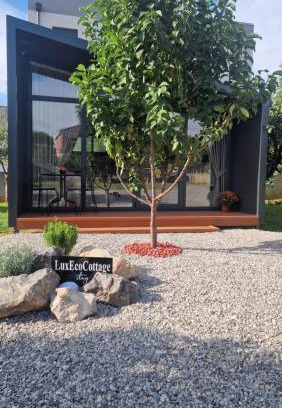 Podgorica Apartment | LuxEcoCottage - Modern cottage with with a large parking lot and land