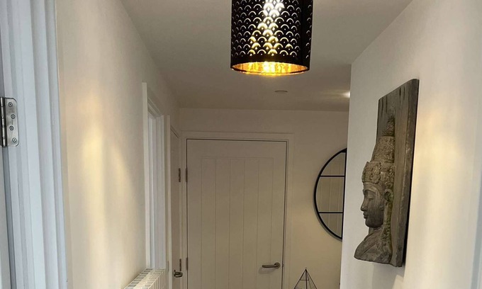 Barking Apartment | Luxurious 2 bed with breathtaking view!