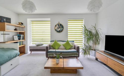 The Wrythe House | Luxurious 3BD Town house with garden