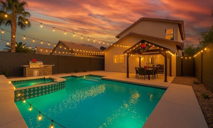 Rhodes Ranch House | Luxurious 3BR Villa-Near Strip,Hot Spa&Pool, Gazebo, BBQ & Game Room