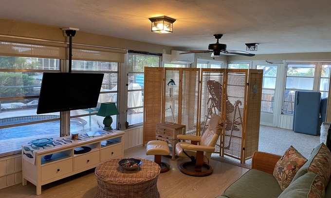 Pine Island Center House | Luxurious and Comfortable Waterfront Home with Gulf Access.