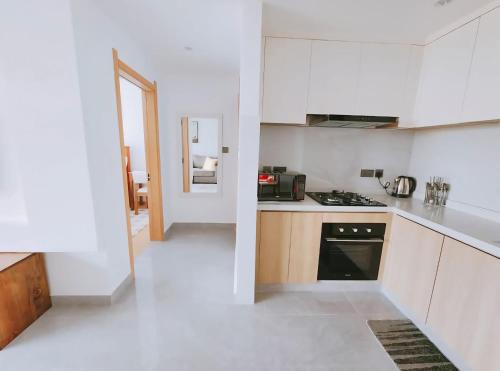 Kilimani Apartment | Luxurious Serene 1 bedroom in Lavington with green & City views!