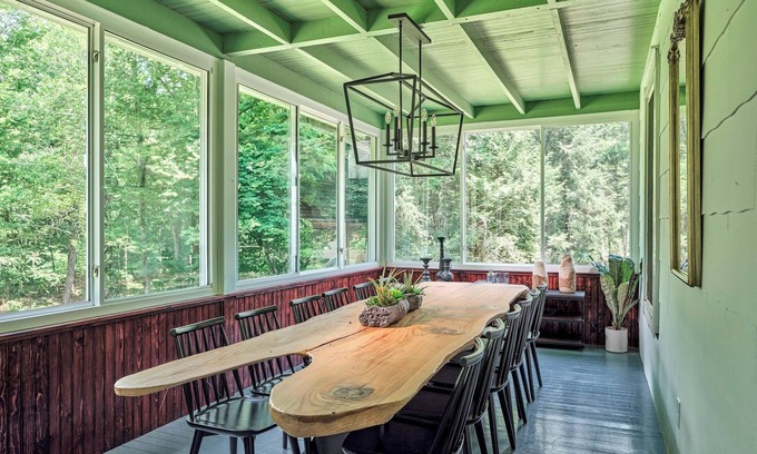 Cresco House | Luxuriously Restored Farm Cabin