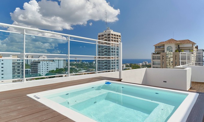 La Julia Apartment | Luxury - 1BR - Ocean & City View - Downtown - SDQ - Shared Jacuzzi