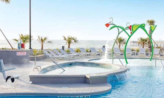 Myrtle Beach Apartment | Luxury 1BR Signature Collection | Beach Access