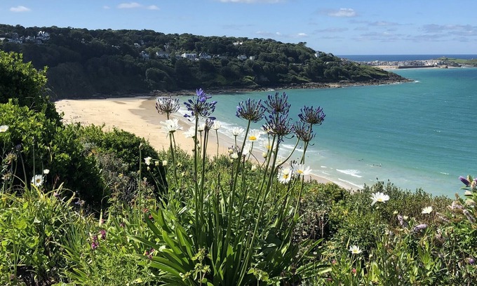 Carbis Bay Apartment | Luxury 2 bed apartment with uninterrupted sea view
