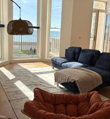 Worthing Apartment | Luxury 2 Bedroom Apartment with Full Seaview's