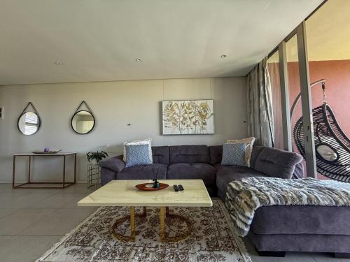 Hillhead Apartment | Luxury 2Bedroom Apart with Ocean & Forest Views