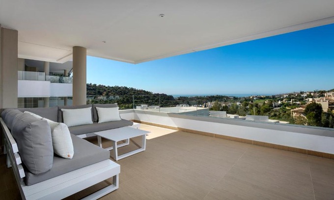 Benahavis Apartment | Luxury 3 Bedroom Apartment in Reserva de Alcuzcuz
