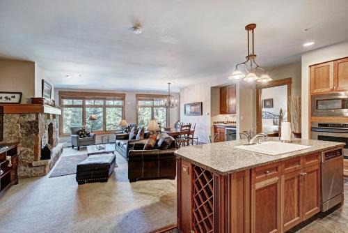 River Run Apartment | Luxury 3 BR in River Run Village Featuring Ski in, ski out! condo