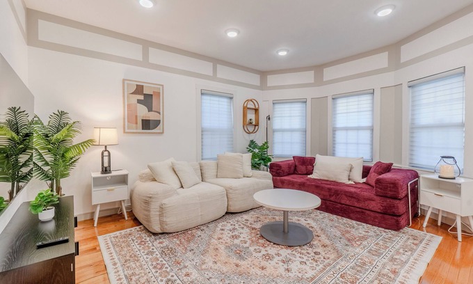 Spring Hill House | Luxury 4BD/2.5BA Walk to MIT & Davis SQ/Free Parking