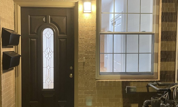 Williamsbridge Apartment | Luxury Apartment 2 Bedroom 1 Bathroom Private entrance