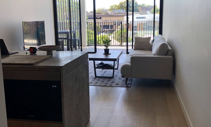 Rozelle Apartment | Luxury apartment inner west. mins away from Sydney CBD