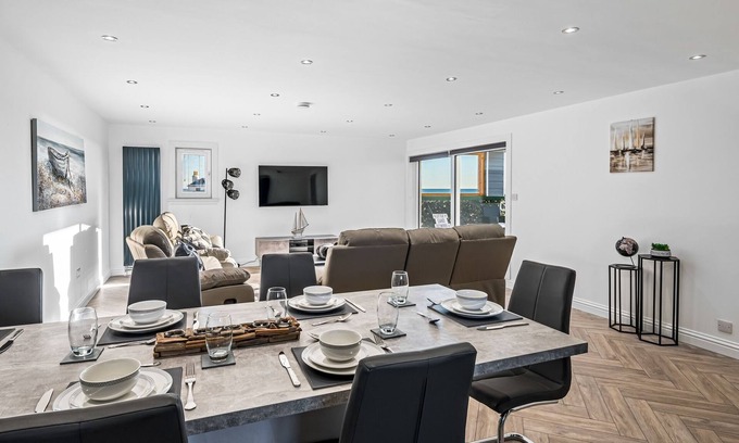 Arbroath Apartment | Luxury Apartment with Sea Views Balcony