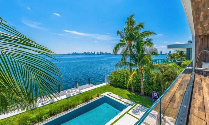 North Bay Village Villa | Luxury Bayfront Villa with Pool New Construction