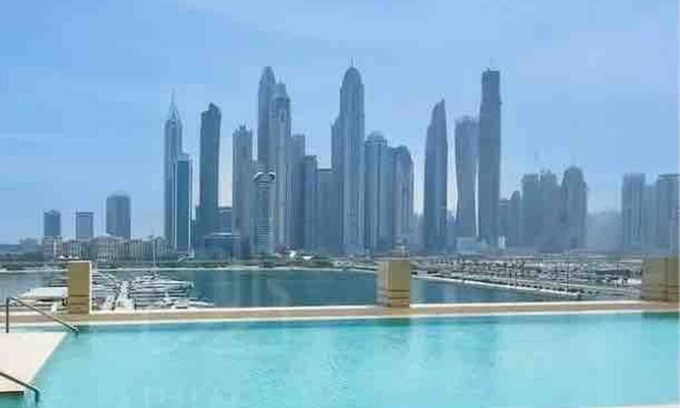 Dubai Marina Apartment | Luxury Beach Front 1BR