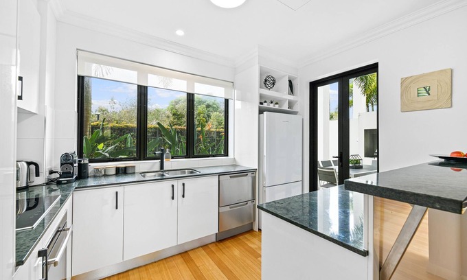 Mudjimba Apartment | Luxury Beachfront Holiday Accommodation - Live your best life!!