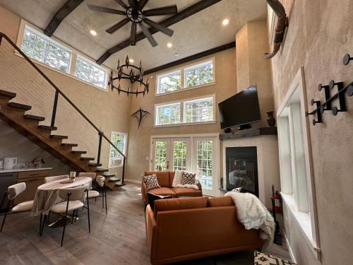 Bass Harbor Villa | Luxury cabin vc home 2bd 2bath