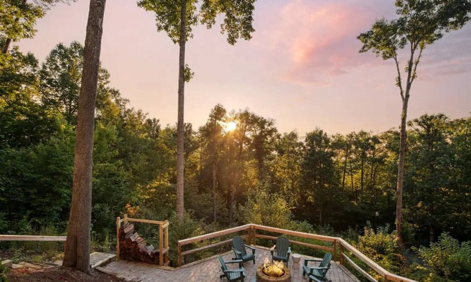 Swannanoa Cabin | Luxury Cabin w Views, Hot Tub, Fire, 13mi>DT, Pets OK