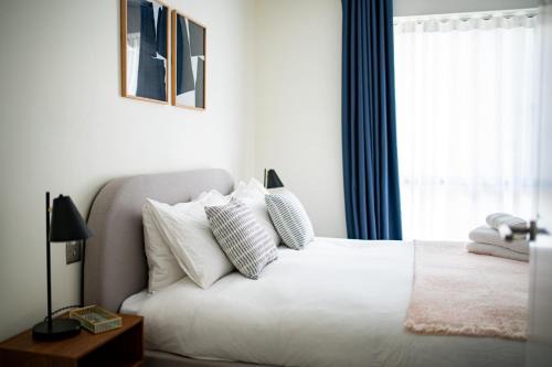 Fulham Broadway Apartment | Luxury Chelsea & Fulham Flat with Large Balcony, Central London Location, High spec luxury apartment