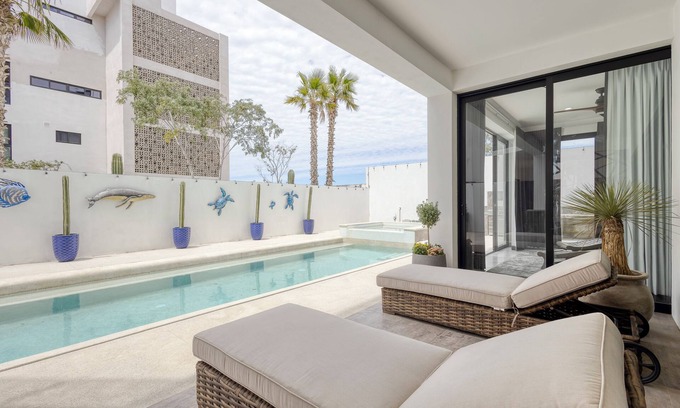 Cerro de Los Venados Condo | Luxury Condo in Vista Del Arco w/Pool & Jacuzzi