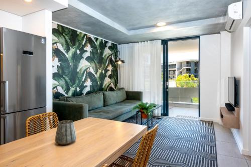 Hillhead Apartment | Luxury Coral Point W106 Two Bed